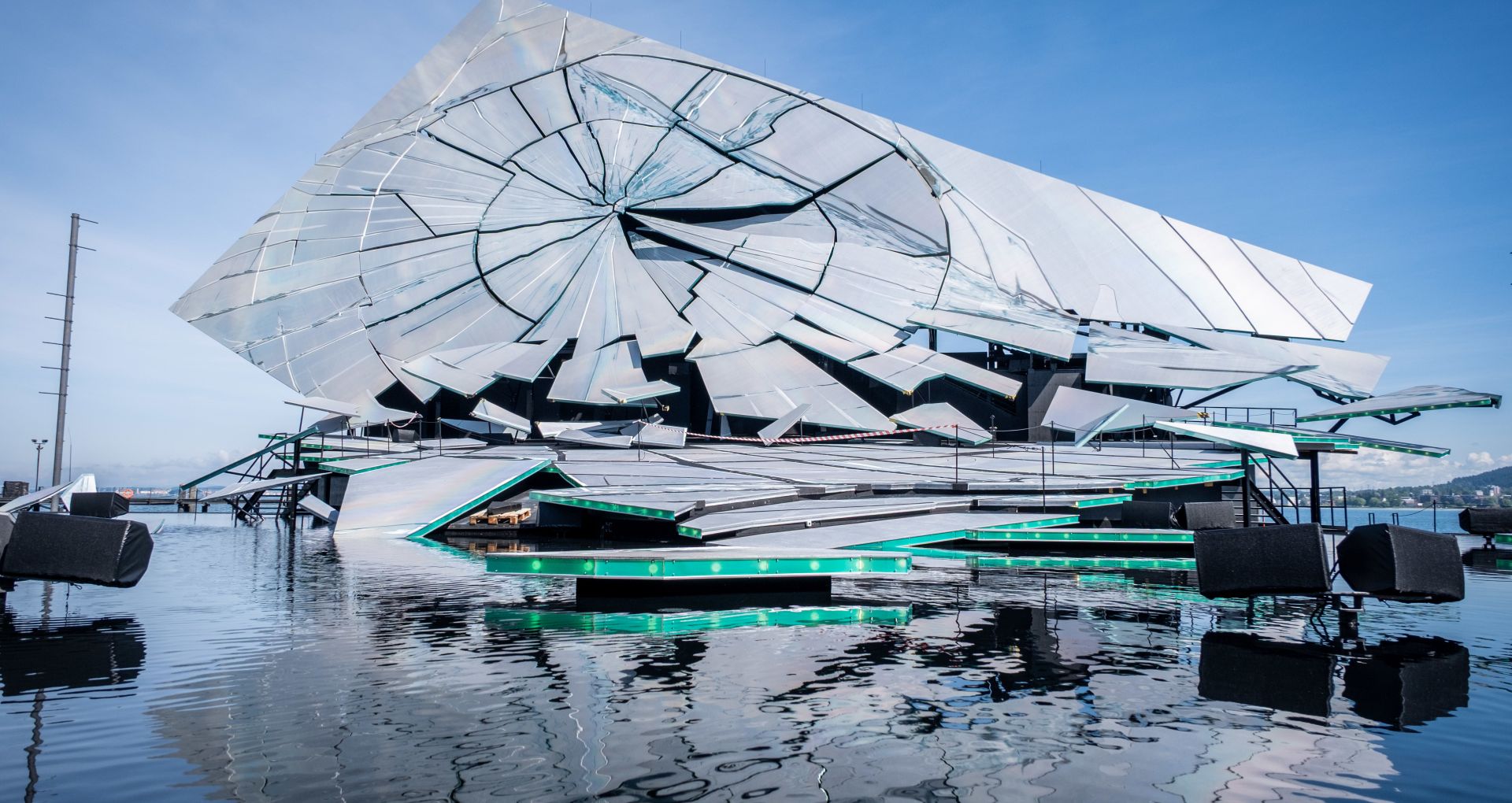 seebuehne-mit-wasserbecken seebuehne-mit-wasserbecken