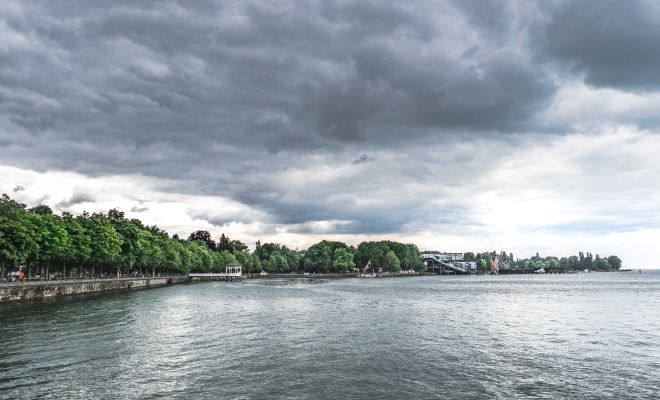 Schlechtwetter über Seeanlagen in Bregenz Schlechtwetter über Seeanlagen in Bregenz