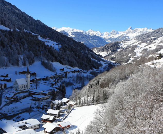 Winter hiking in Silbertal Winter hiking in Silbertal