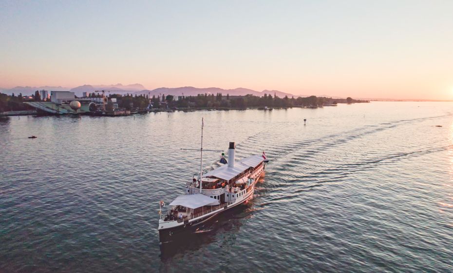 Hohentwiel vor der Seebuehne Hohentwiel vor der Seebuehne