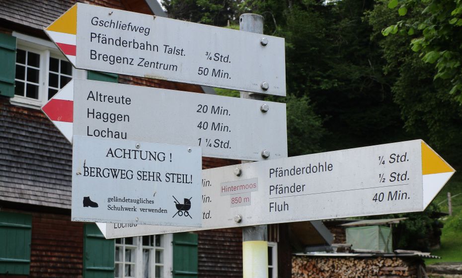 Erich Zucalli - Erich Zucalli / www.guideservice.at Auch beim Wegweiser in Hintermoos wieder ein Hinweis auf die Steilheit des Gschliefweges